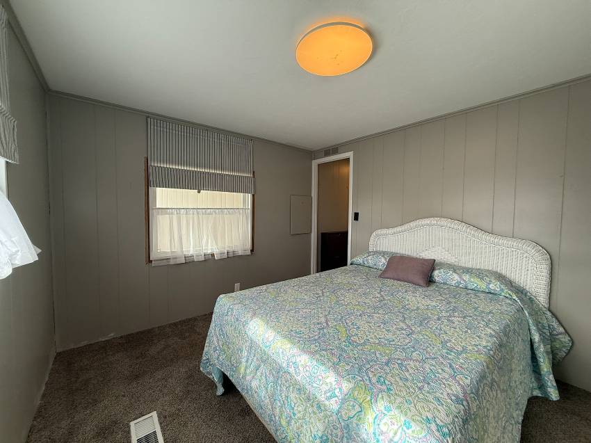 17 Larkspur Ave a Palmetto, FL Mobile or Manufactured Home for Sale